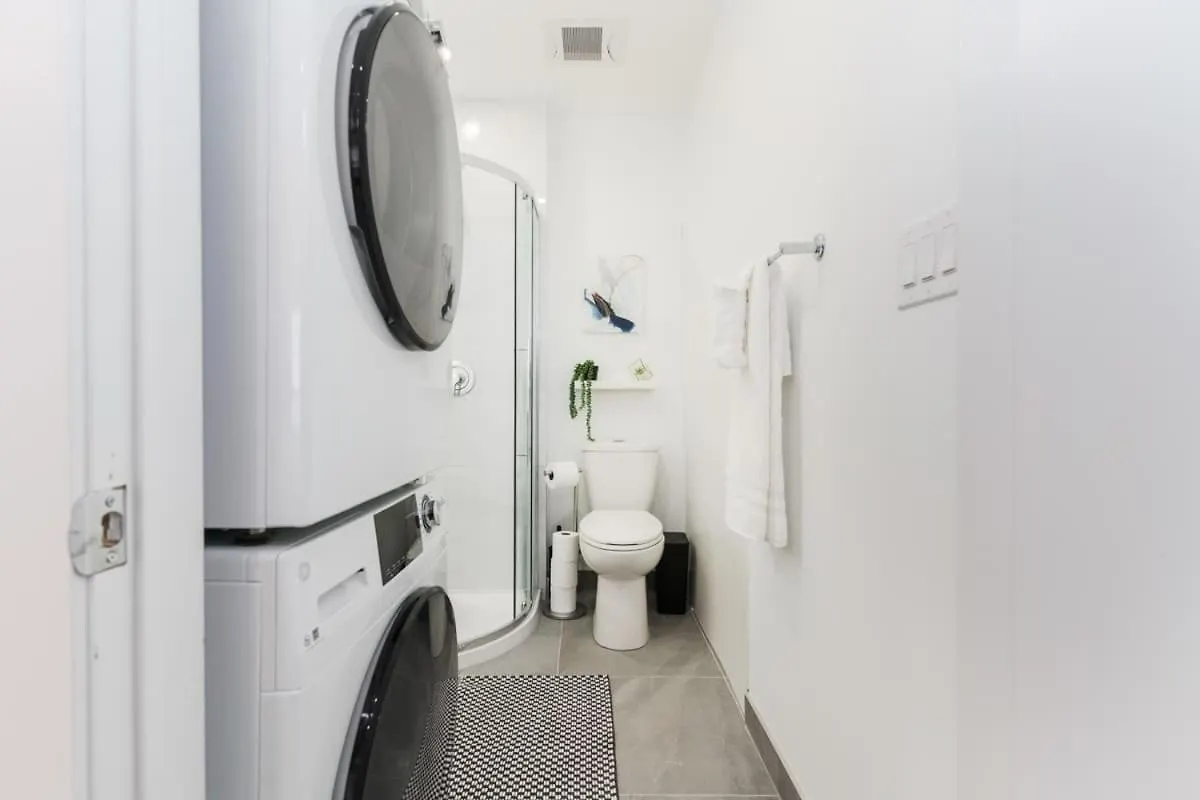 Hotel New Elegant Suite For 8 W Pati - Heart Of Toronto Canada