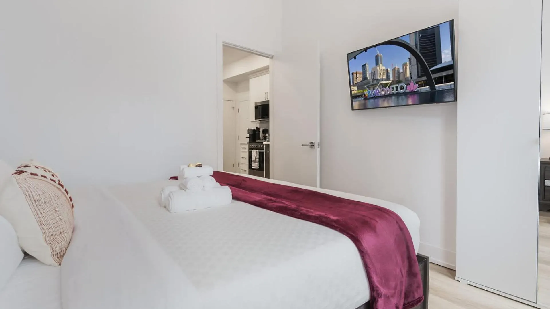 New Elegant Suite For 8 W Pati - Heart Of Toronto